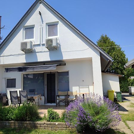 Aranyharmat Apartman Balatonlelle Exterior foto